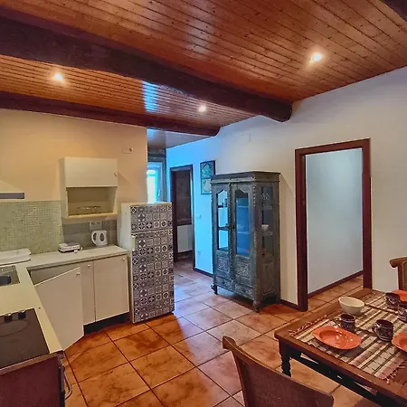 Border Bridge House * Tui